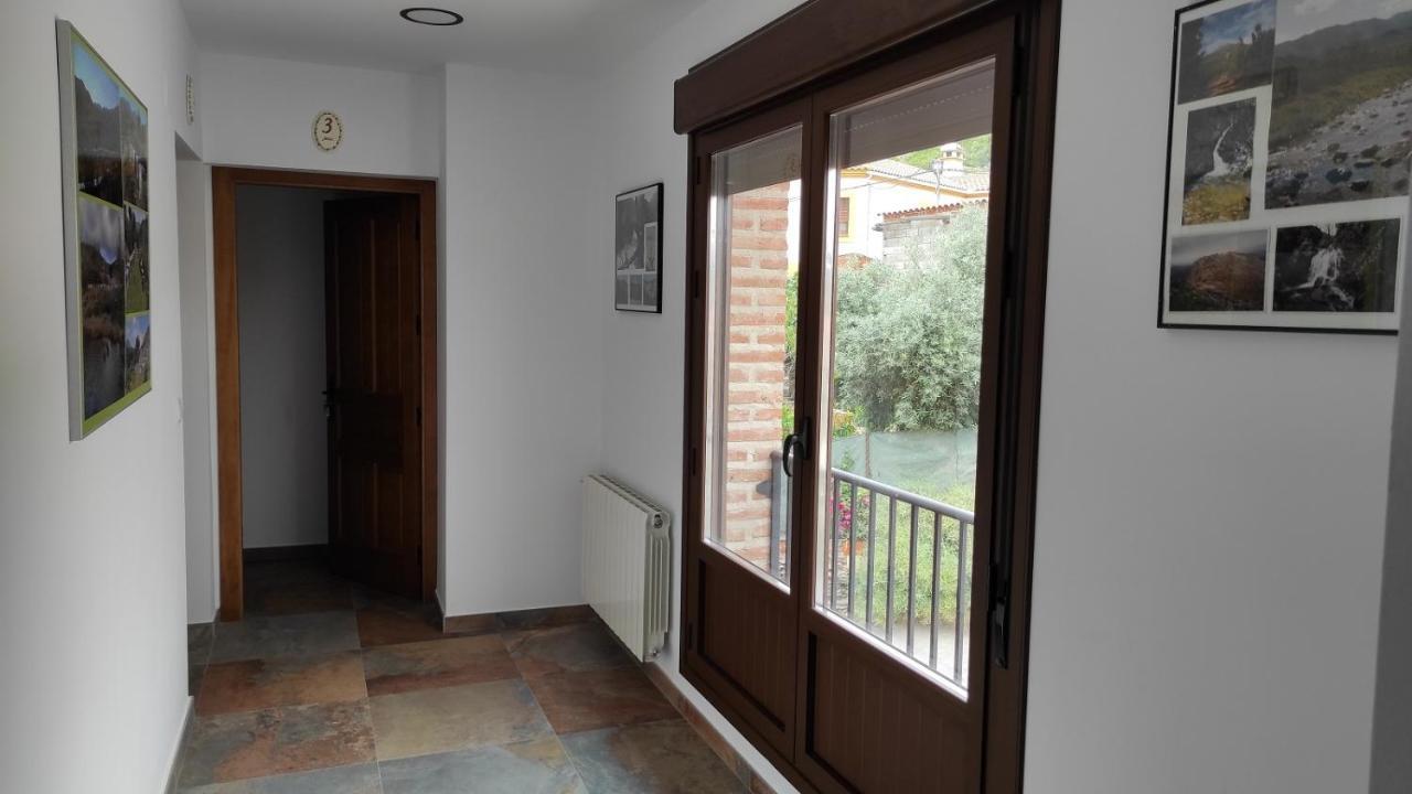 Navatrasierra Casa Rural La Colmena Del Geoparque מראה חיצוני תמונה