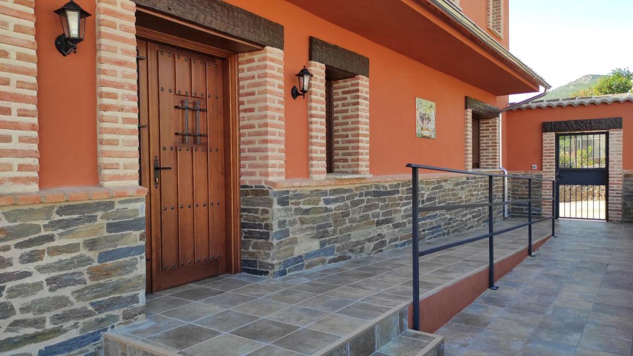 Navatrasierra Casa Rural La Colmena Del Geoparque מראה חיצוני תמונה