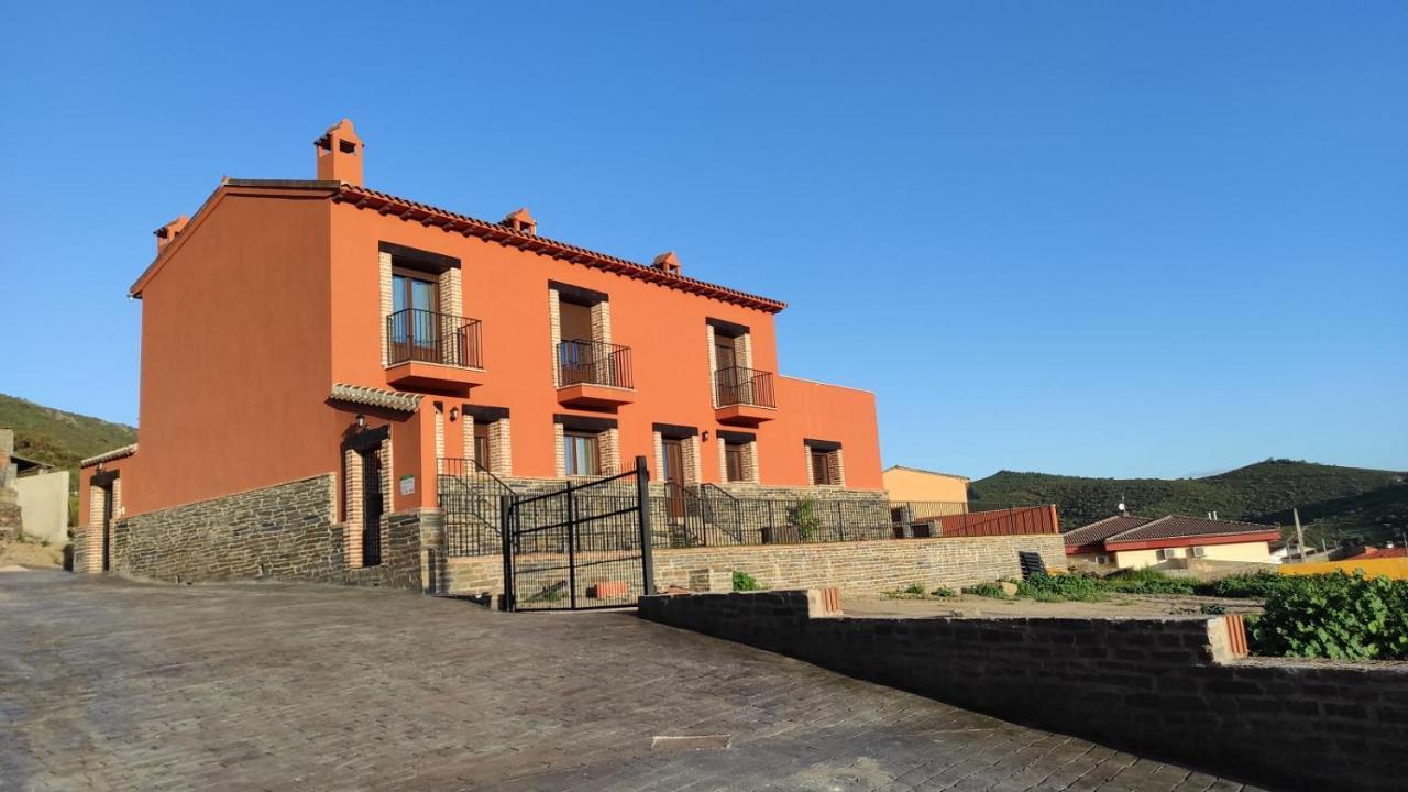 Navatrasierra Casa Rural La Colmena Del Geoparque מראה חיצוני תמונה